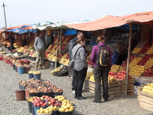 Checking out fruit